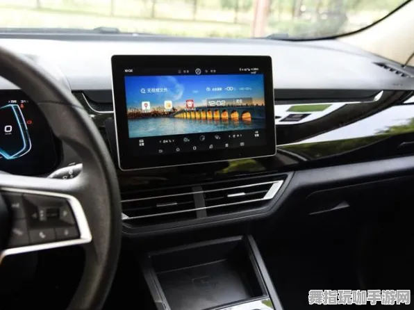 Windows全息版-S2赛季独家角色成长策略-多平台联机体验解析
