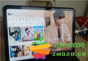 红果短视频在平板设备上是否支持观看，以及如何在平板上实现红果短剧的全屏观看